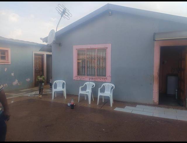 2 BEDROOM HOUSE FOR SALE IN KATLEHONG SOUTH